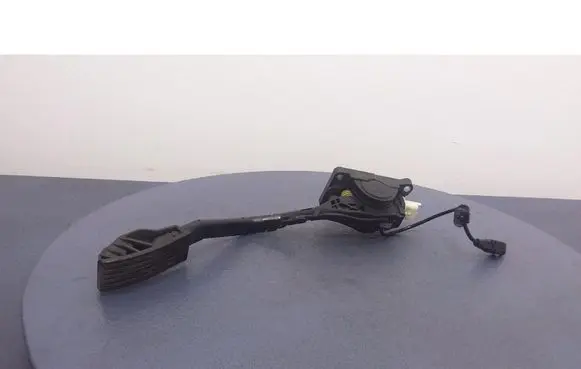 Peugeot 407 Accelerator throttle pedal 9650341780
