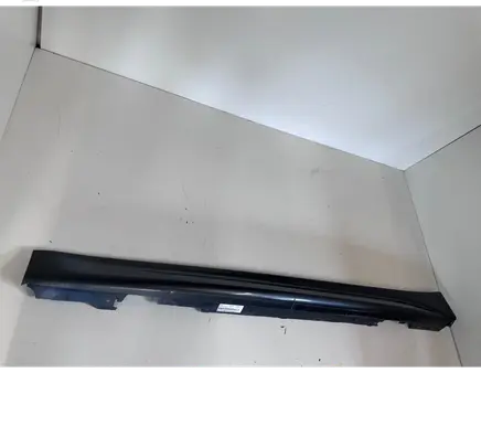 Foot area side trim