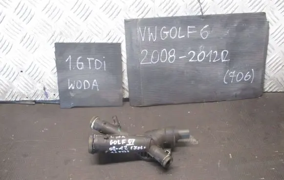 Volkswagen PASSAT B7 Thermostat/thermostat housing 03L121131