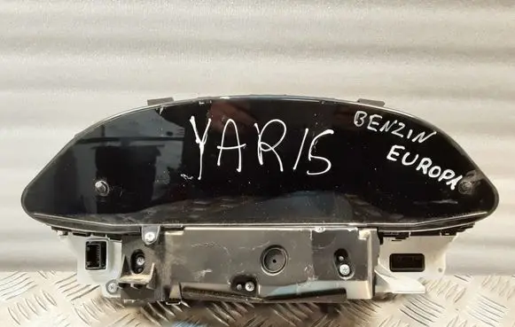 Toyota Yaris Speedometer (instrument cluster) 838000DJ00