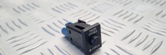 Lexus IS 220D-250-350 Tailgate/trunk/boot open switch 15A257