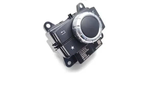 Head unit multimedia control
