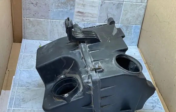Hyundai Sonata Air filter box 281103K010