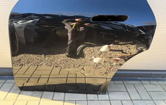BMW iX Rear door 