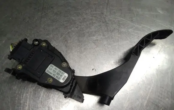 Audi A3 S3 8L Accelerator pedal position sensor 1J1721503H 6PV00777001