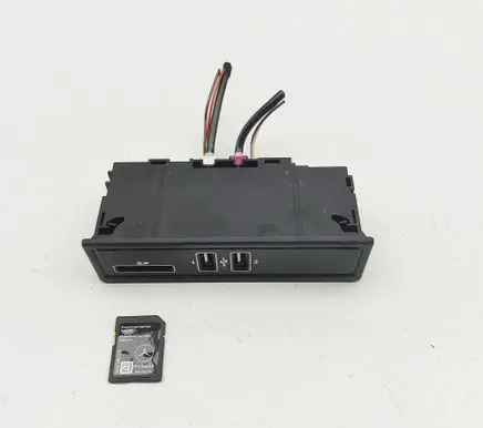 Mercedes-Benz C W205 USB socket connector A2139065604 A2058200526
