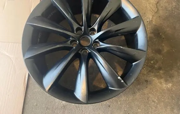 Tesla Model X R22 alloy rim 
