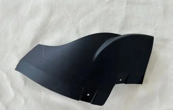 Rear bumper trim bar molding