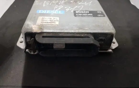 BMW 5 E34 Engine control unit/module 0281001063