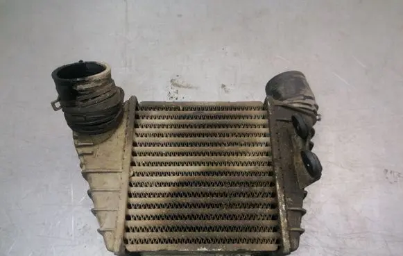 Skoda Octavia Mk1 (1U) Intercooler radiator 862319R 1J0145805D