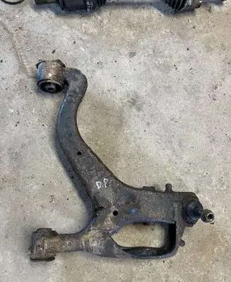 Land Rover Discovery 3 - LR3 Front lower control arm/wishbone