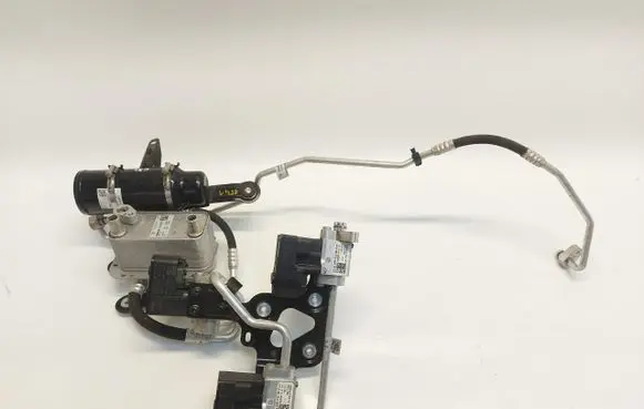 Porsche Taycan 9J1 Air conditioning (A/C) expansion valve 4M0816702AJLK0121