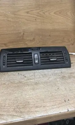 BMW X3 E83 Dash center air vent grill 3400074
