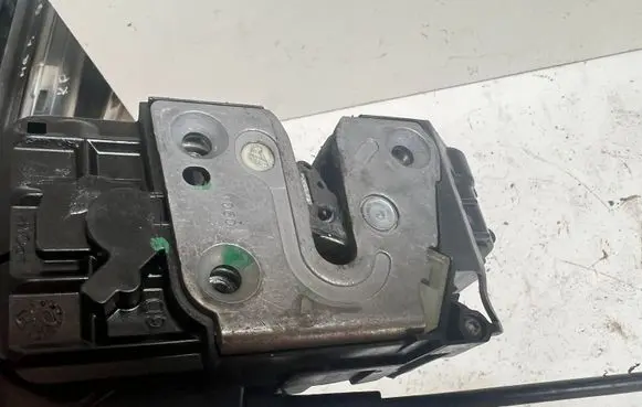 Renault Modus Rear door lock