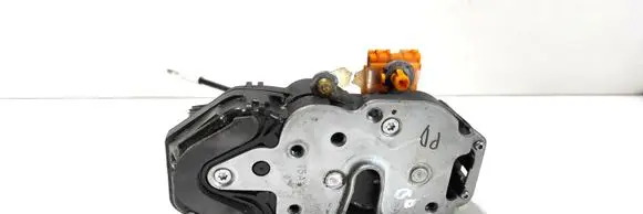 Opel Insignia A Front door lock