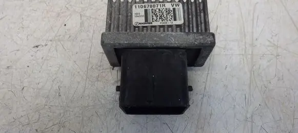 Renault Megane III Glow plug pre-heat relay 110678071R