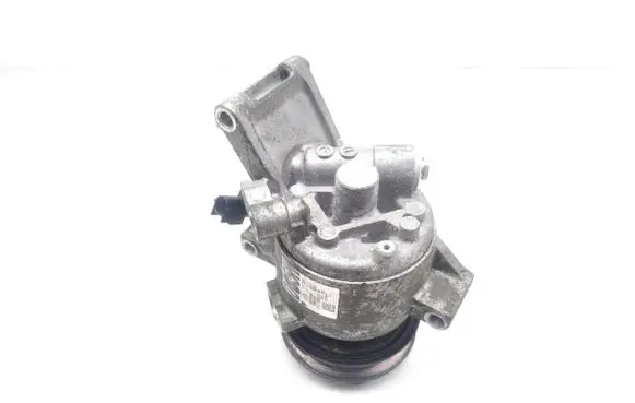 Mazda CX-3 Air conditioning (A/C) compressor (pump) DB5H61450 T965223A