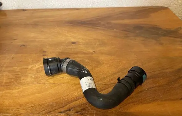 Land Rover Discovery Sport Air intake hose/pipe L8D28D142AB