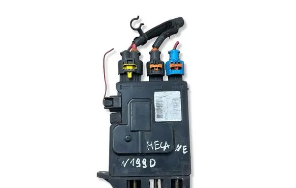 Renault Megane III Battery control module 243800011R