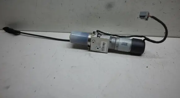 Volvo V70 Tailgate hydraulic pump motor 31218393