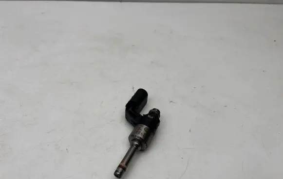 Volkswagen Eos Fuel injector 03C906036F