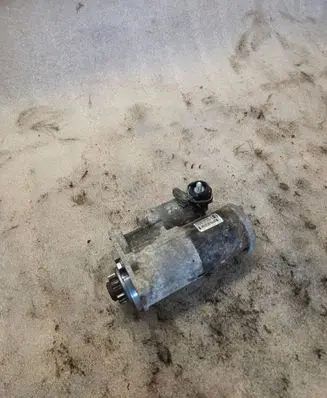 Nissan Rogue Starter motor 23300ET80B M000TA0271