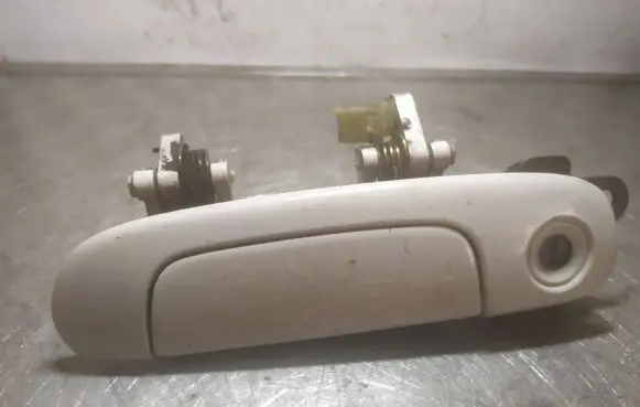 Mazda Premacy Front door exterior handle G8CB04 TL17