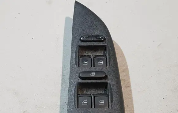 Skoda Octavia Mk1 (1U) Electric window control switch 1J4959857C