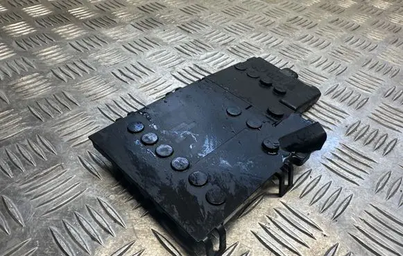 Volvo XC90 Fuse box cover 21246000002 E07928200