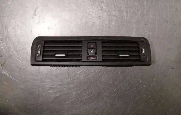 BMW 1 F20 F21 Dash center air vent grill 9207116 507892