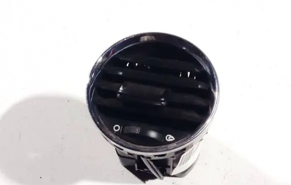 Peugeot 308 Dash center air vent grill