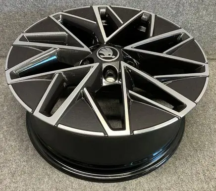 Skoda Octavia Mk4 R17 alloy rim 5E3601025BC