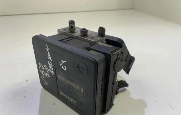 Volvo V50 ABS Pump 30793903 28560016003 10096004333