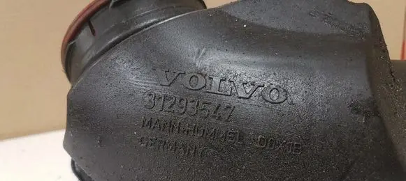 Volvo V50 Turbo air intake inlet pipe/hose 31293547