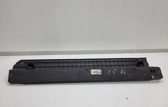 Radiator mount bracket