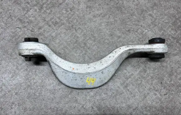BMW X7 G07 Rear upper control arm/wishbone 6878022