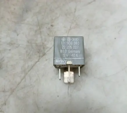 Volkswagen PASSAT B3 Other relay 171906383 22205007