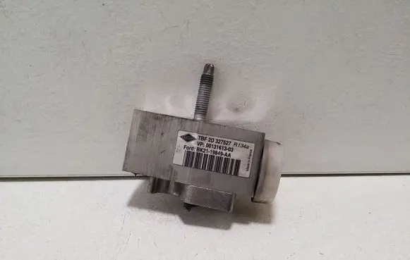 Air conditioning (A/C) expansion valve