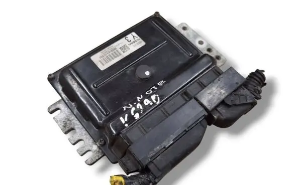 Nissan Note (E11) Engine control unit/module ECU MEC37-510-D2-8223 MEC37-510