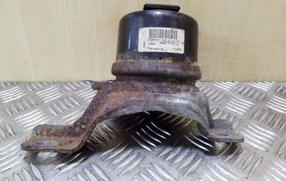 Volvo XC70 Engine mount bracket 31257674 6G926F012DD