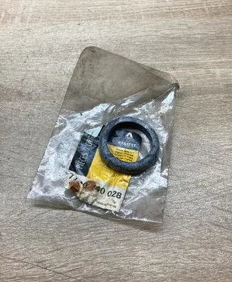 Renault Megane II Other engine part 7700740028