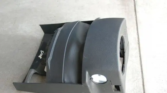 Peugeot 5008 Steering wheel column trim 160KM