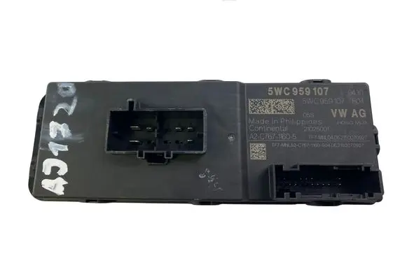 Volkswagen PASSAT B8 Other control units/modules 5WC959107