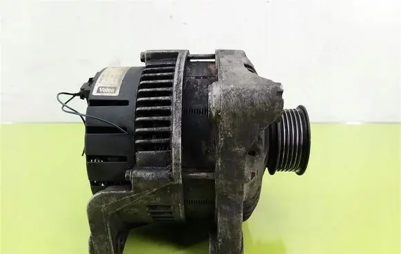 BMW 3 E46 Generator/alternator 7788222AI01