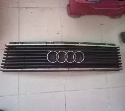 Audi 100 S4 C4 Front bumper upper radiator grill 443853655