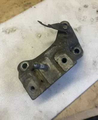 Seat Alhambra (Mk1) Engine mounting bracket 7M3399135A
