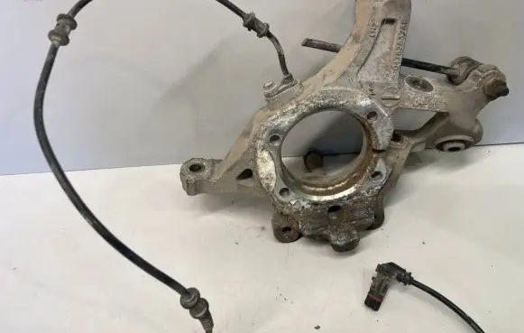 Rear wheel hub spindle/knuckle