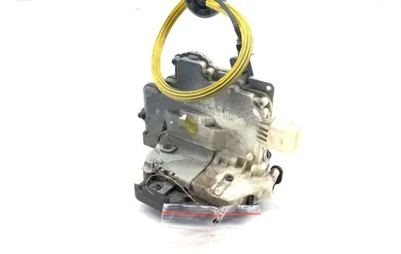 Audi A6 S6 C6 4F Rear door lock 4F0839016