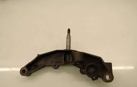 Opel Vivaro Engine mounting bracket 93861596