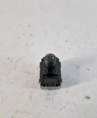 Subaru XV Wing mirror switch 83061FJ010